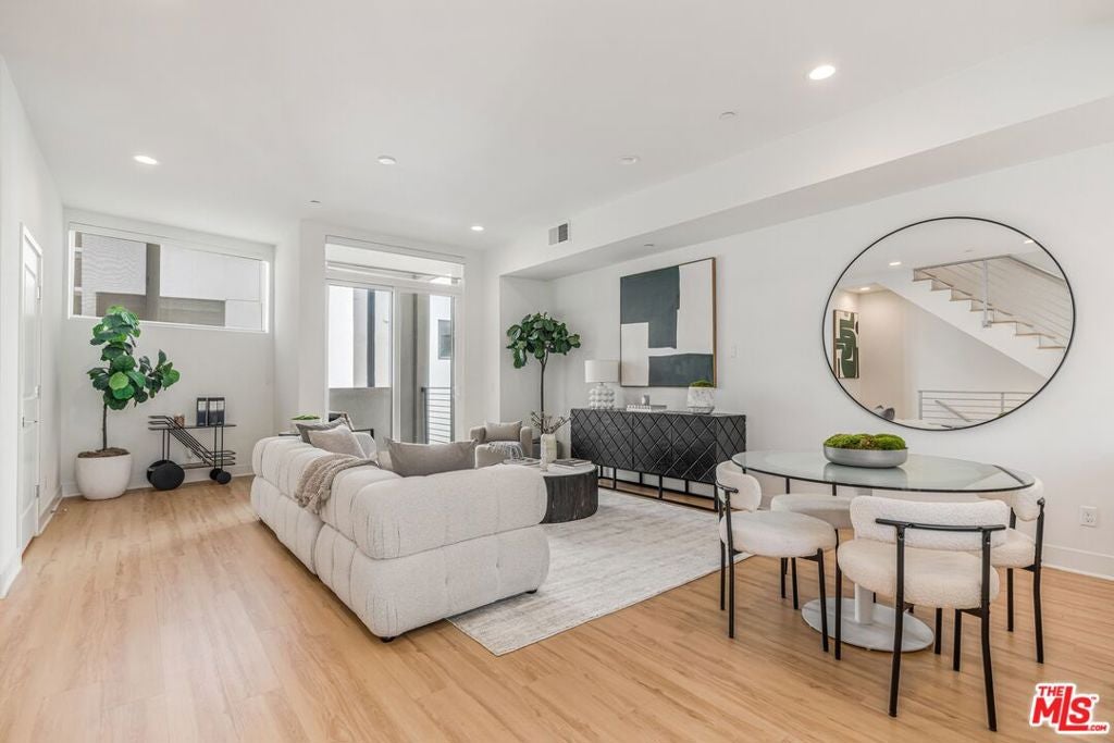 3306 Aria Lane, Los Angeles CA 90034