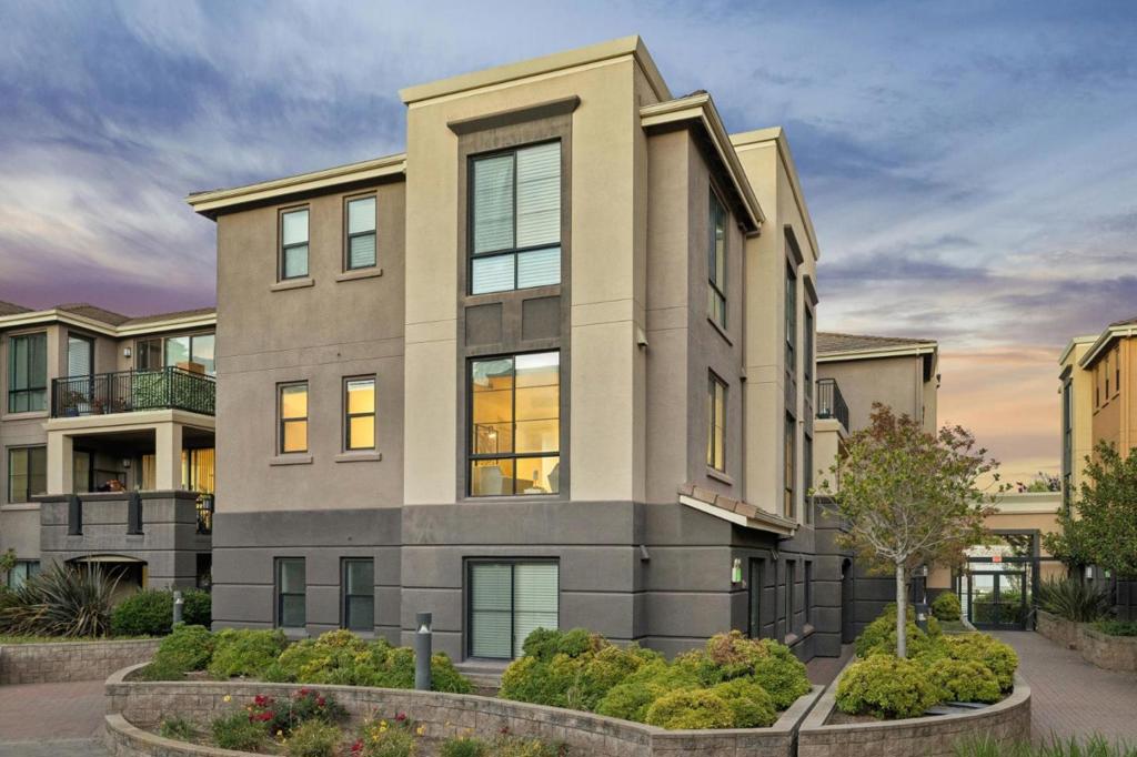 19503 Stevens Creek Boulevard 236
