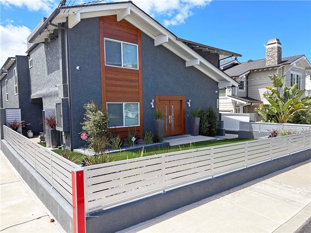 2118 Carnegie