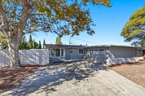 Photo of 213 Velvetlake Drive, Sunnyvale, CA 94089 (MLS # ML82065229)