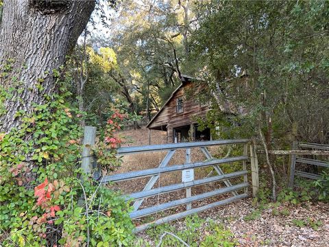 Photo of 0 Shadow Canyon Road, Templeton, CA 93465 (MLS # SC25241035) Photo of 0 Shadow Canyon Road, Templeton, CA 93465 (MLS # SC25241035)