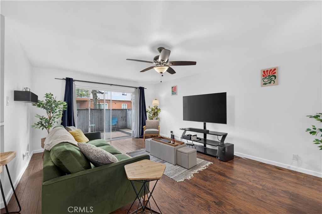 400 N Acacia Avenue B17