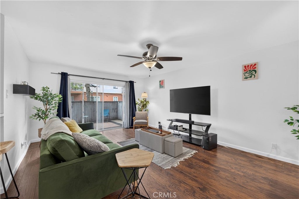 400 N Acacia Avenue B17