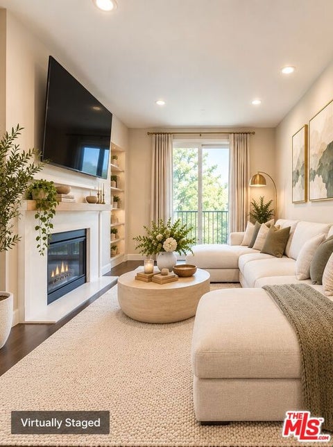 Photo of 14412 Killion Street #303, Van Nuys, CA 91401 (MLS # 26104414)