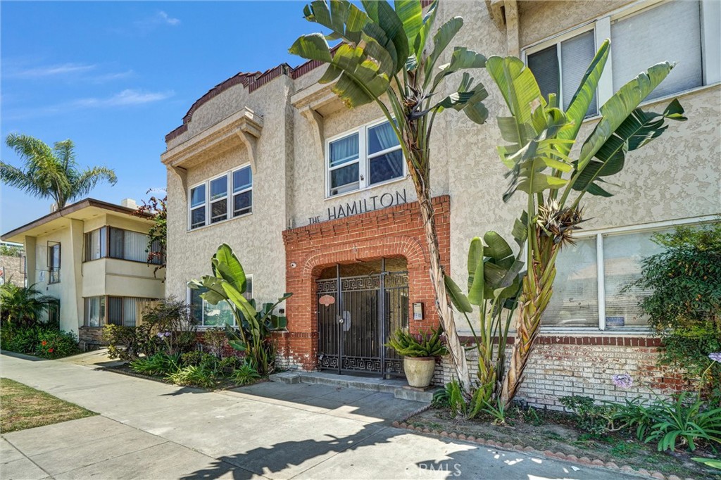 1616 E Ocean Boulevard 6