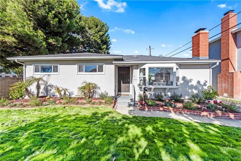 Photo of 2723 Fisk Ln, Redondo Beach, CA 90278 (MLS # OC25253517)