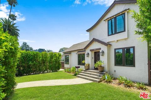 Photo of 207 N Doheny Drive, Beverly Hills, CA 90211 (MLS # 25595199) Photo of 207 N Doheny Drive, Beverly Hills, CA 90211 (MLS # 25595199)