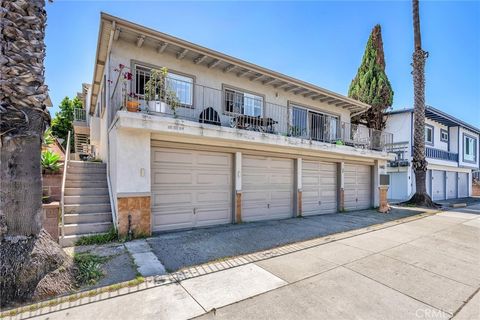 Photo of 1440 Manhattan Beach Blvd #C, Manhattan Beach, CA 90266 (MLS # SB26080124)