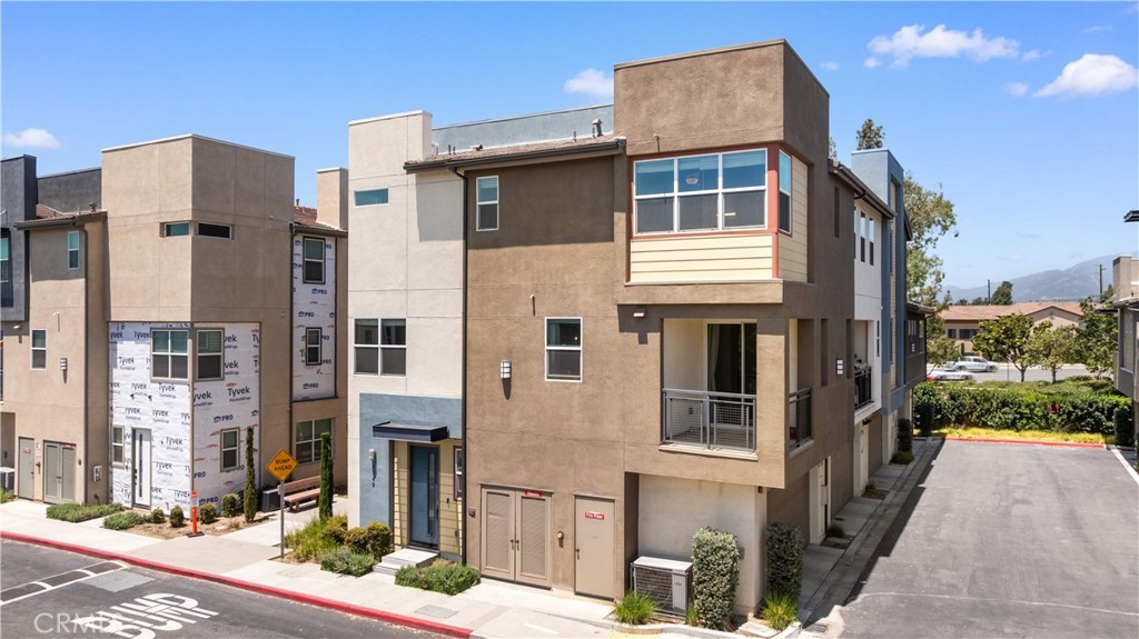 Welcome to this ONE AND ONLY 4 BEDROOM 4 FULL BATH CONDO in Rancho Cucamonga. With an open floor plan and abundant natural light throughout, this home offers comfort, convenience, and style. The layout features a first-floor bedroom and full bathroom, perfect for guests or multi-generational living.
Enjoy modern living with an open-concept design that seamlessly connects the living, dining, and kitchen areas—ideal for both daily living and entertaining.
Situated in the HEART OF RANCHO CUCAMONGA with TOP-RATED SCHOOL DISTRICT. This home is just minutes away from shopping and dining hotspots, including Victoria Gardens, Target, Trader Joe’s, Heaven City Market, and more. Convenient access to HWY 210, 15, and 10 makes commuting a breeze.
The well-maintained community offers a variety of amenities, including a swimming pool, gym, kids playground, BBQ area, and clubhouse meeting space—something for everyone in the family.
