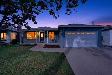 Photo of 856 Linda Vista Street, San Jose, CA 95127 (MLS # ML82041260)