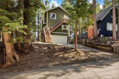 Photo of 583 W Victoria Court, Lake Arrowhead, CA 92352 (MLS # IG26048746)