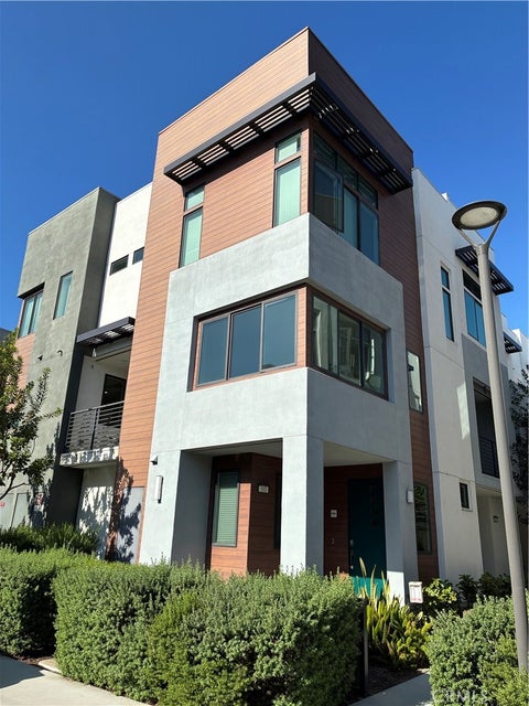 Photo of 311 Lodestar, Tustin, CA 92782 (MLS # OC26207346)