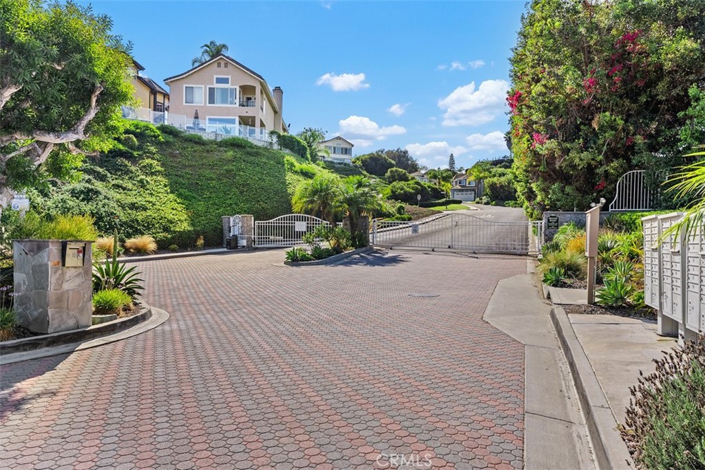 Hampton Hill (HAM) - Residential Lease
