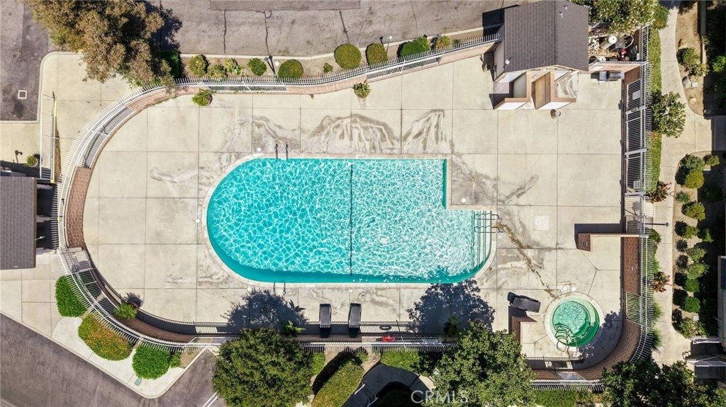 11150 Glenoaks Boulevard 309