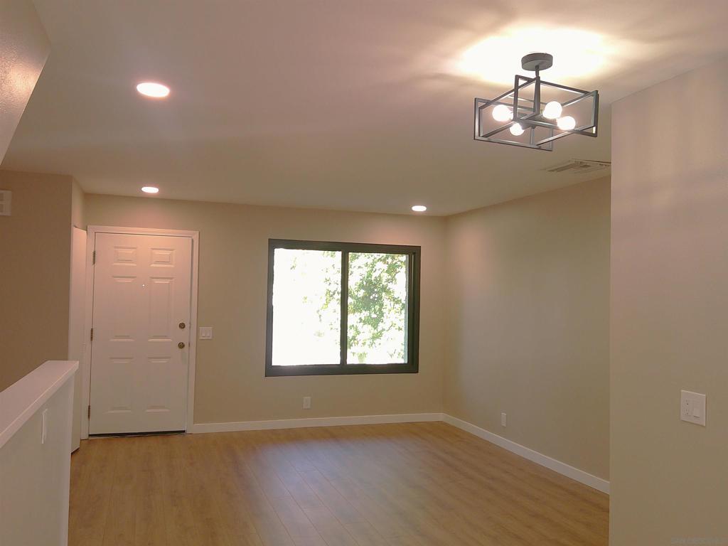 3885 Caminito Litoral 230