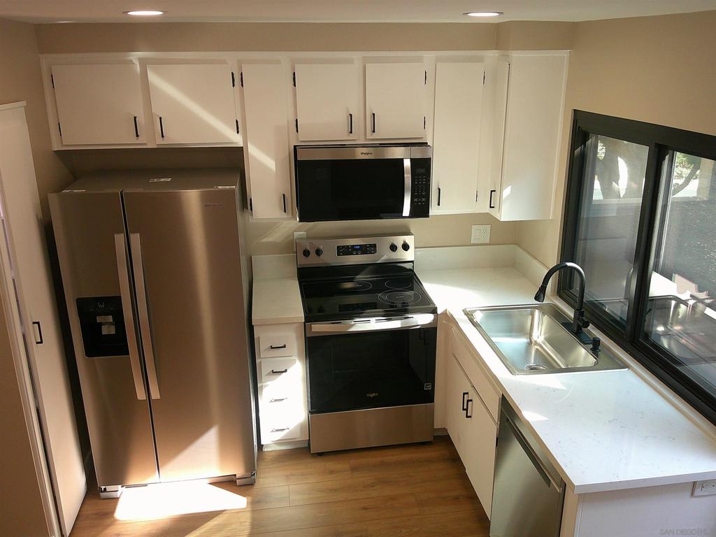 3885 Caminito Litoral 230