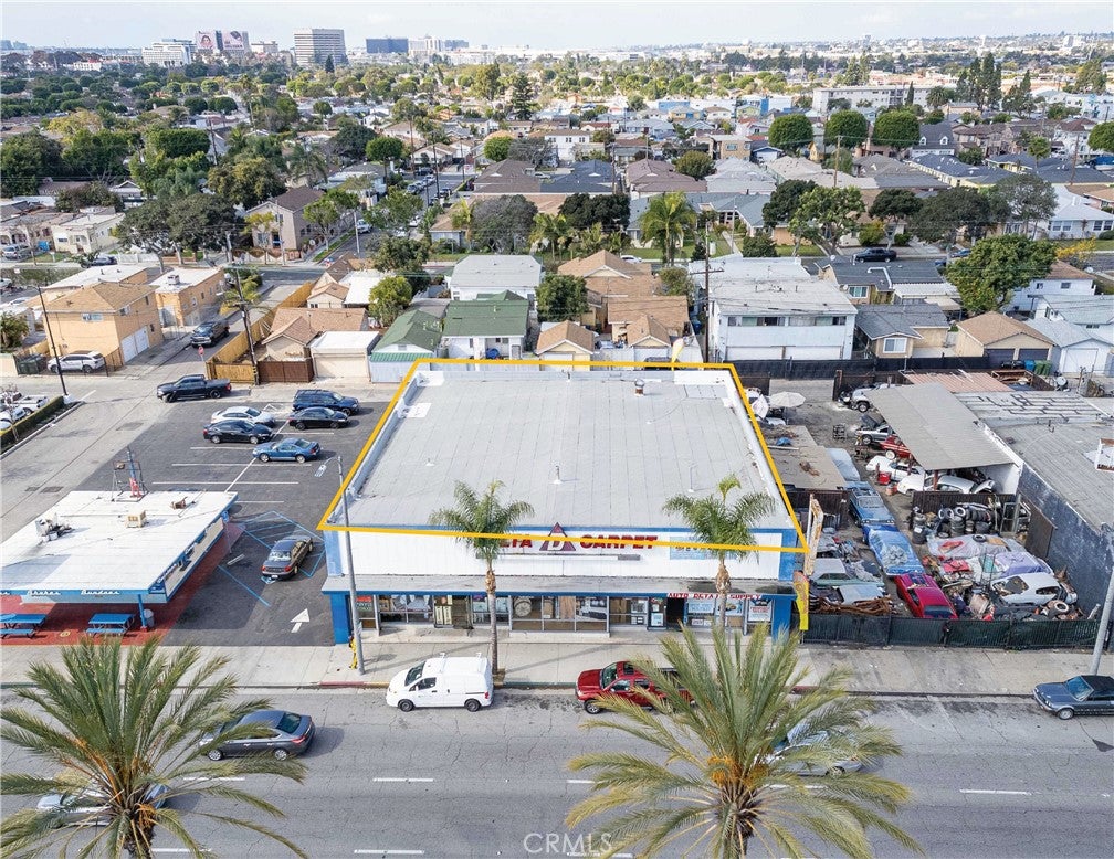 979 S La Brea Avenue