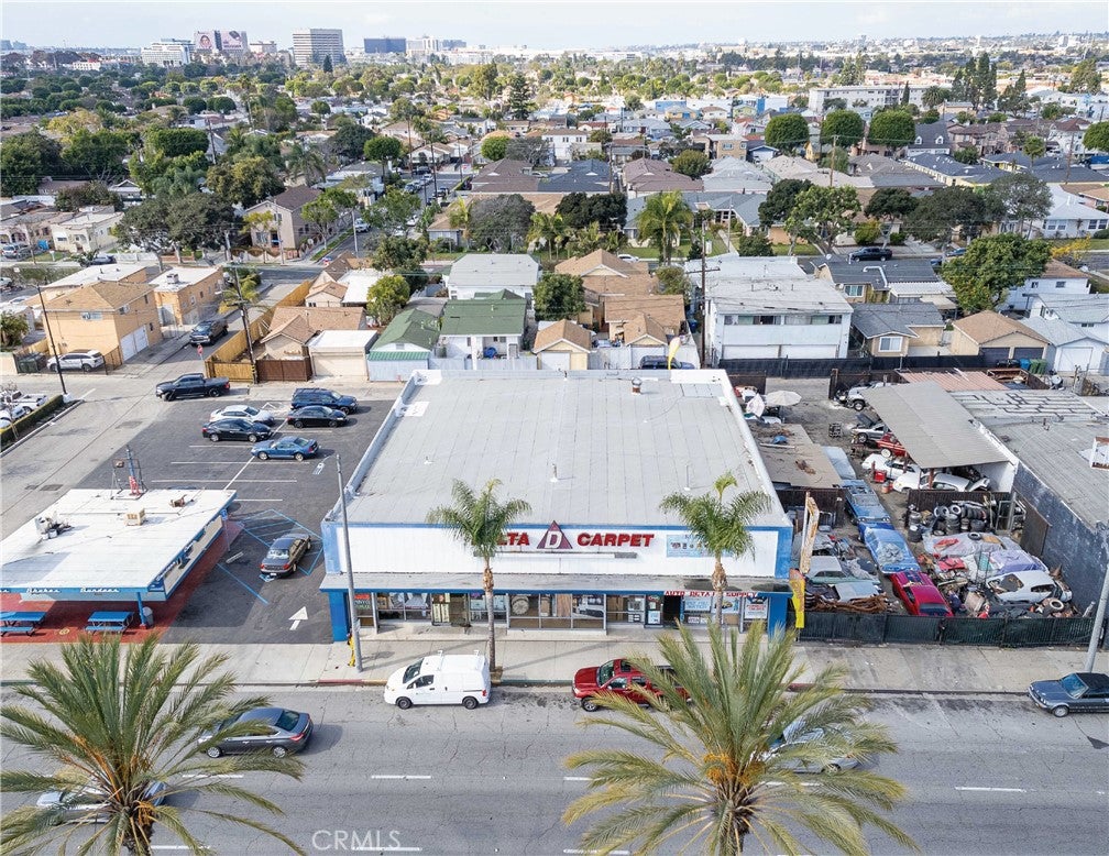 979 S La Brea Avenue