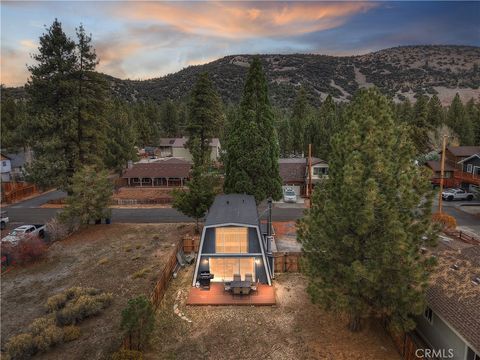 Photo of 236 E Cinderella Dr, Big Bear City, CA 92314 (MLS # IG25264194)