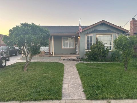 Photo of 465 Brockmann Drive, Gonzales, CA 93926 (MLS # ML82039440)
