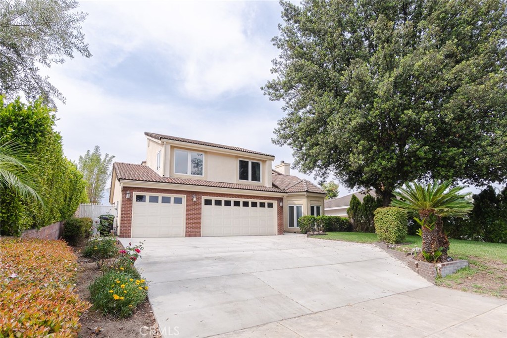 49 W La Sierra Drive