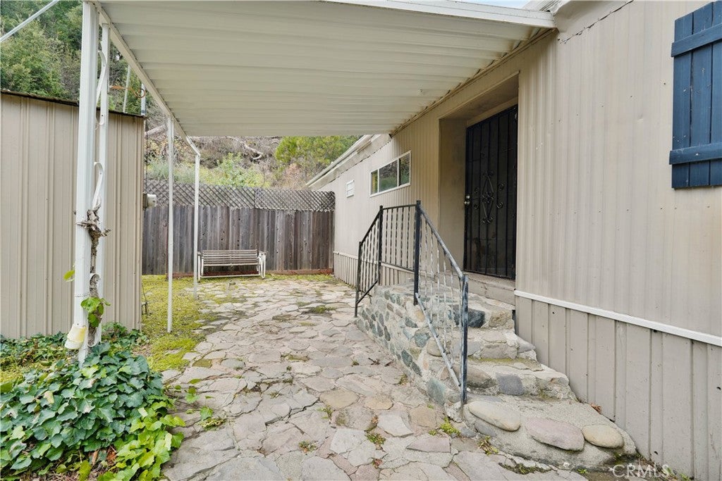 9075 Highway 175