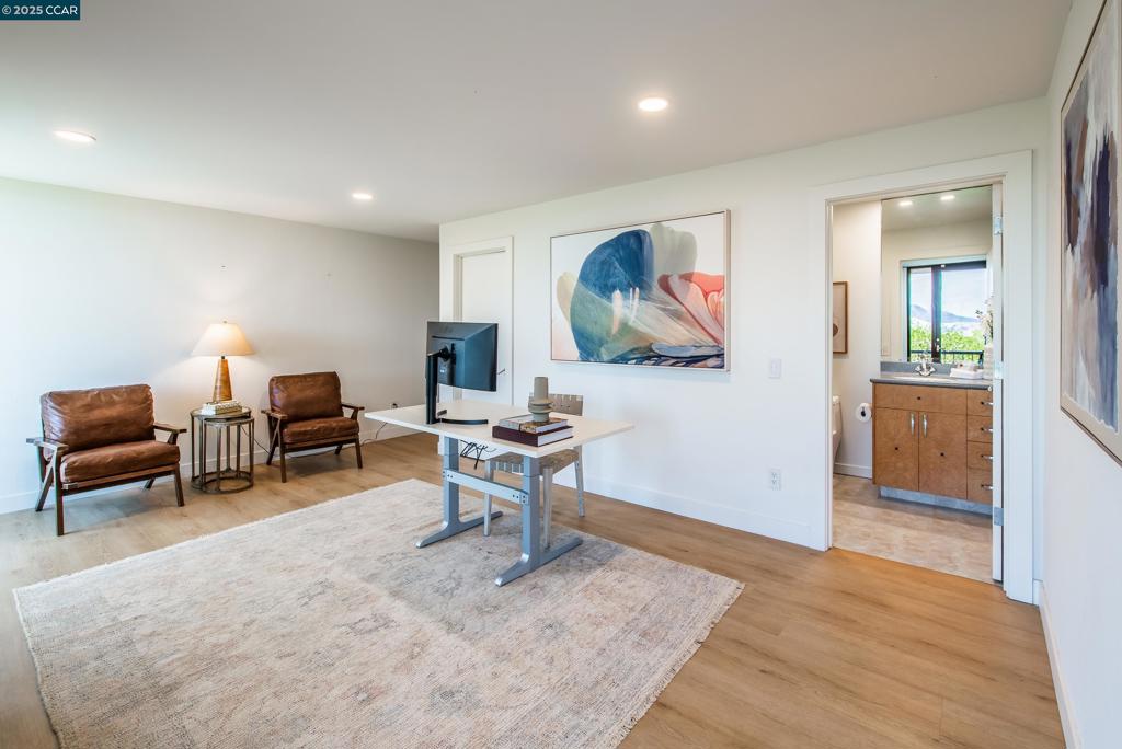 SPRINGHILL - Residential