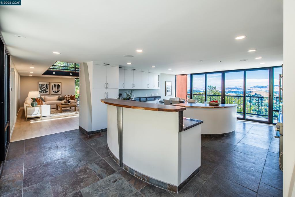 SPRINGHILL - Residential