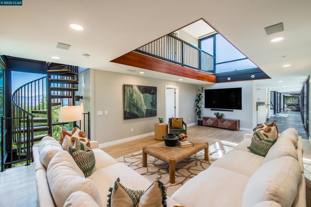 SPRINGHILL - Residential