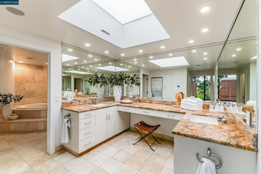 SPRINGHILL - Residential