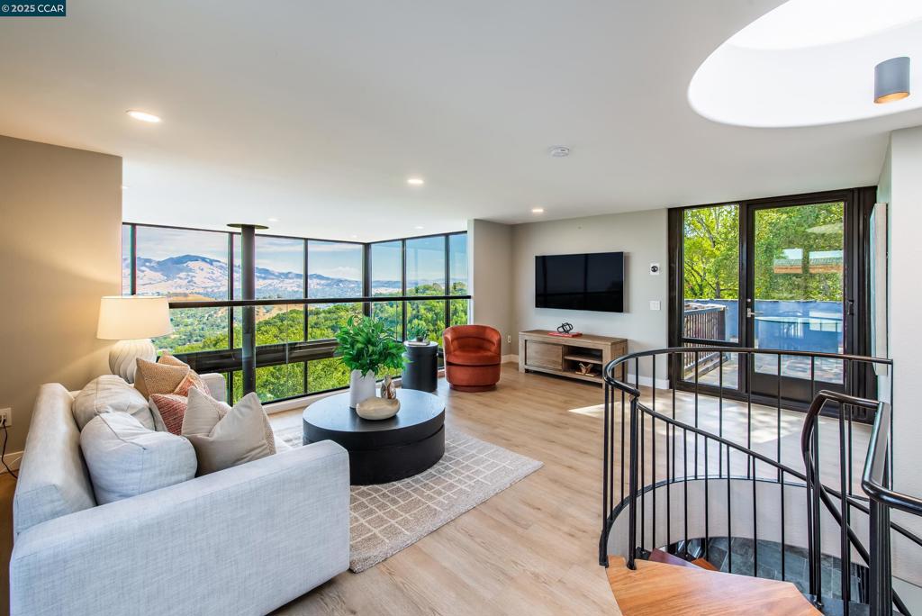 SPRINGHILL - Residential