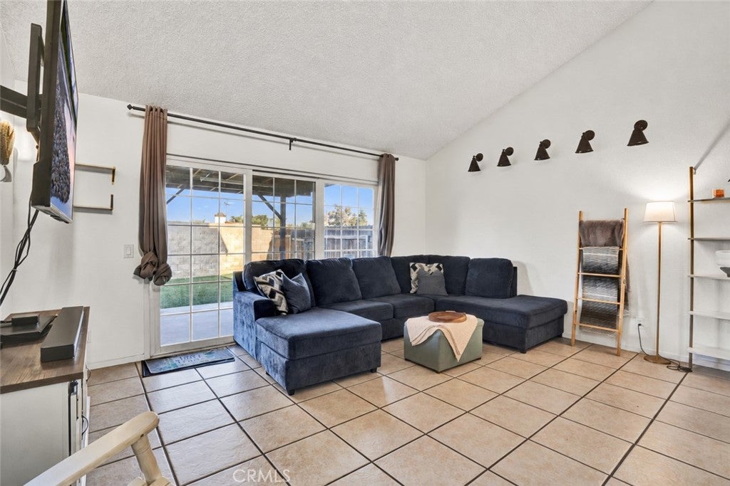 1173 S Cactus