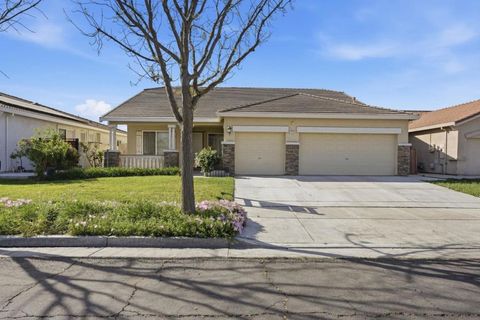 Photo of 2076 Venezia Street, Los Banos, CA 93635 (MLS # ML82041763)
