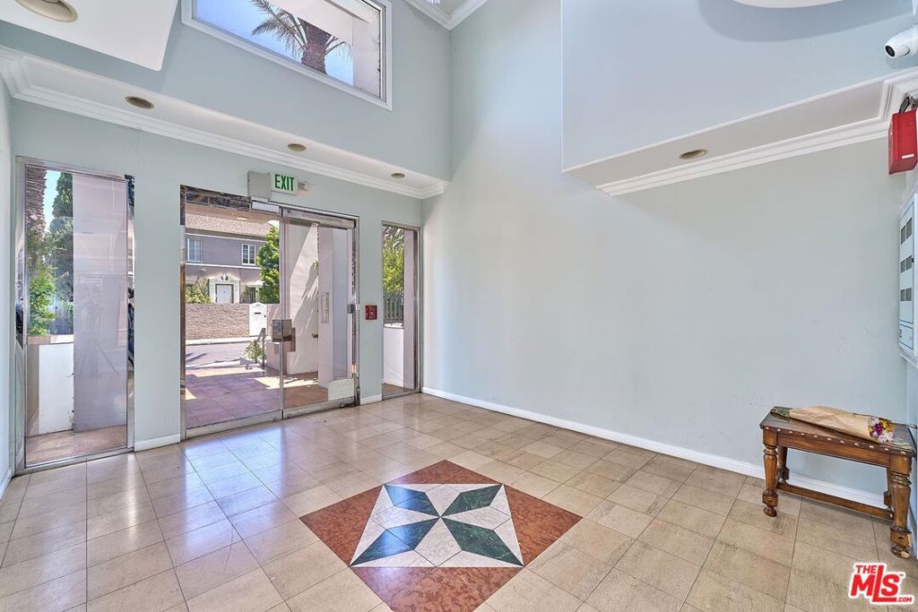 Photo of 739 Lorraine Boulevard #103, Los Angeles, CA 90005 (MLS # 26830007)