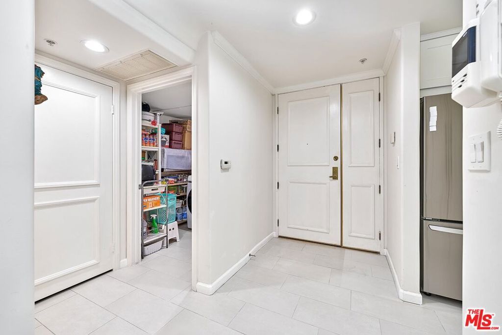 Photo of 739 Lorraine Boulevard #103, Los Angeles, CA 90005 (MLS # 26830007)