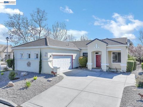 Photo of 1778 Rubidoux Ter Ter, Brentwood, CA 94513 (MLS # 41125524)