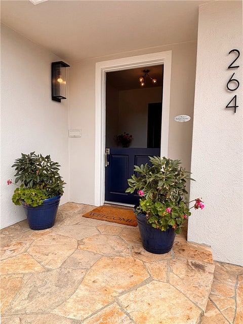Tiny photo for 264 DOROTHY Avenue, Ventura, CA 93003 (MLS # OC26171585)