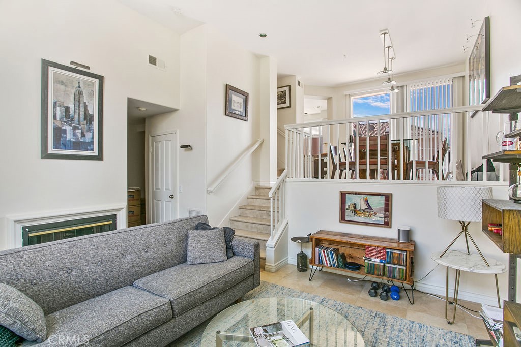 Aventura (AVEN) - Residential Lease