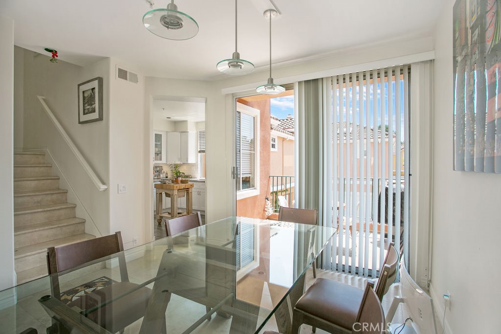 Aventura (AVEN) - Residential Lease