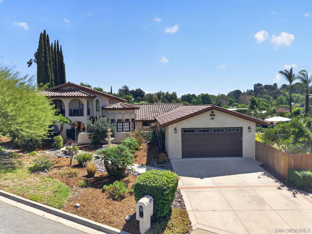 2735 Crownpoint Pl
