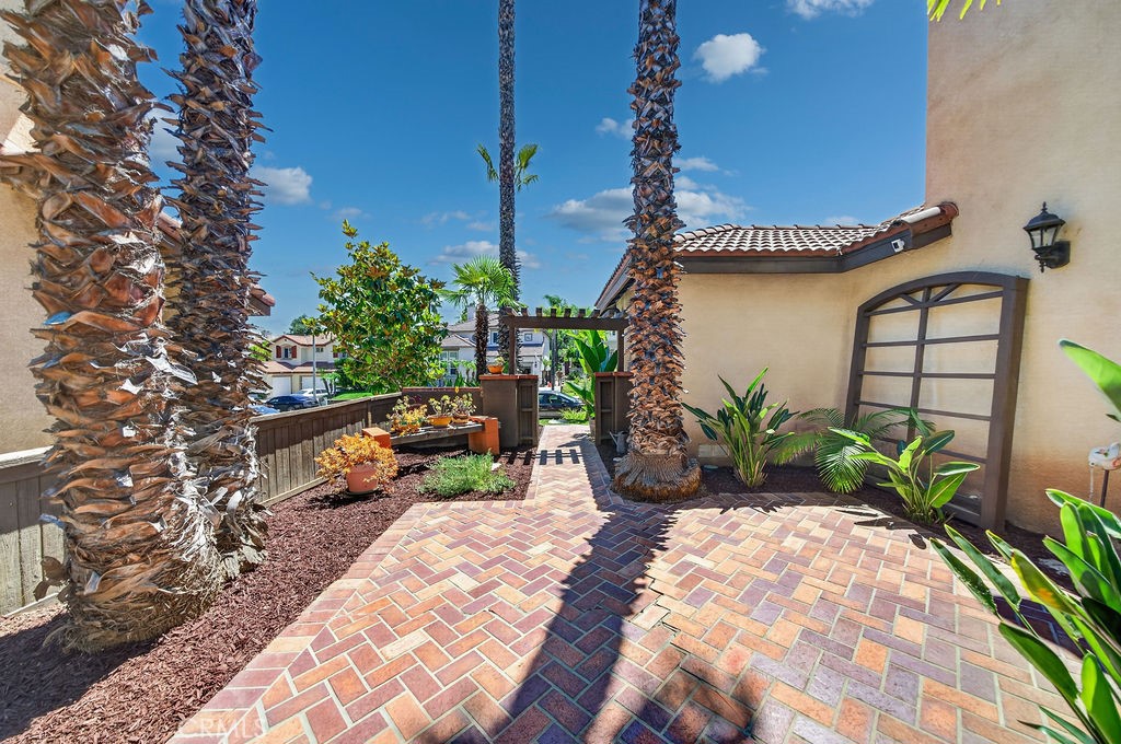 43683 Altamura Court