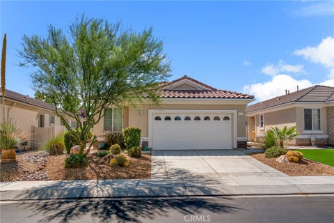 Photo of 11122 Avonlea Road, Apple Valley, CA 92308 (MLS # HD26180469)