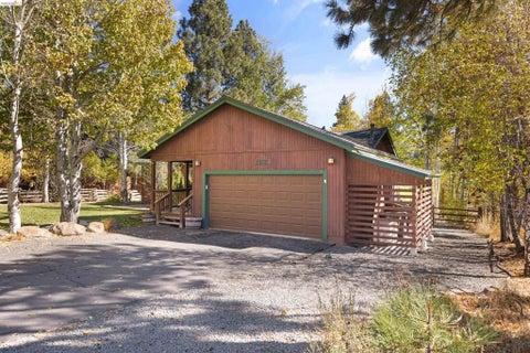 Photo of 10883 Whitehorse Rd RD, Truckee, CA 96161 (MLS # 41152229)