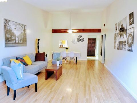 Photo of 4240 Adeline St St, Emeryville, CA 94608 (MLS # 41111372)