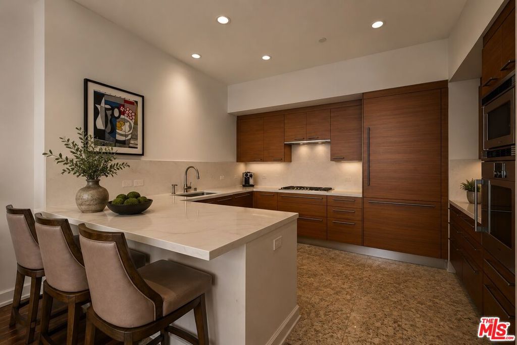 900 W Olympic Boulevard 29H