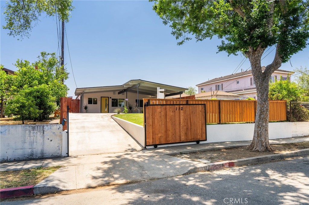 112 W Norwood Place