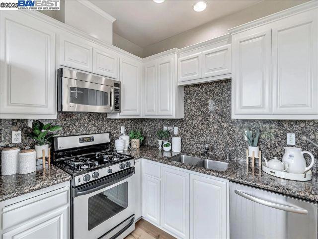 THETERACES - Residential Lease