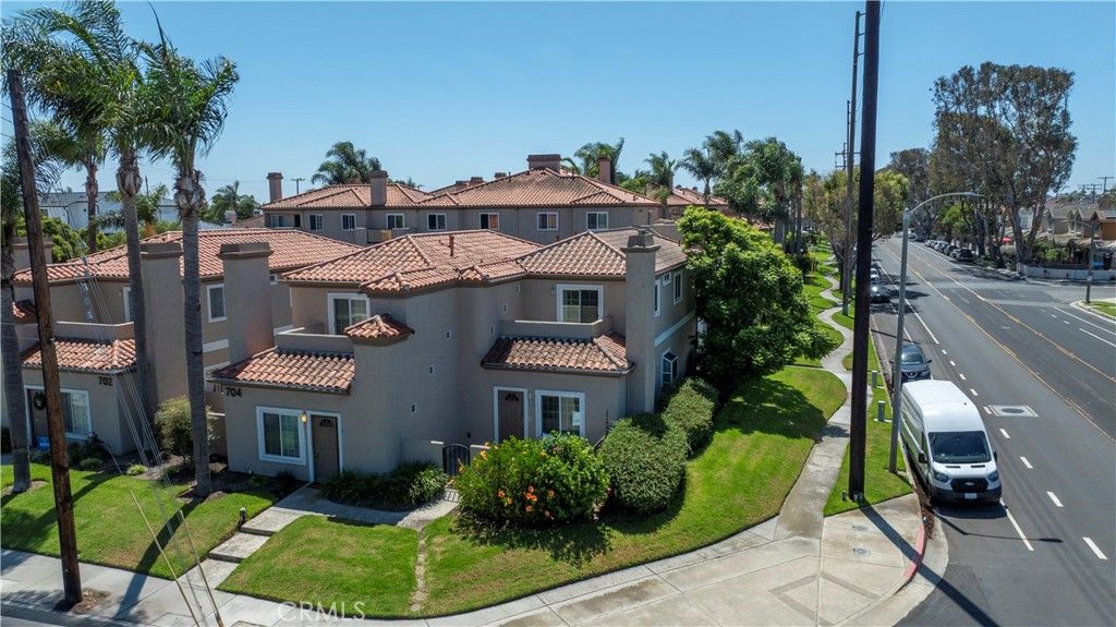 Photo of 704 Lake Street #61, Huntington Beach, CA 92648 (MLS # OC25200465)