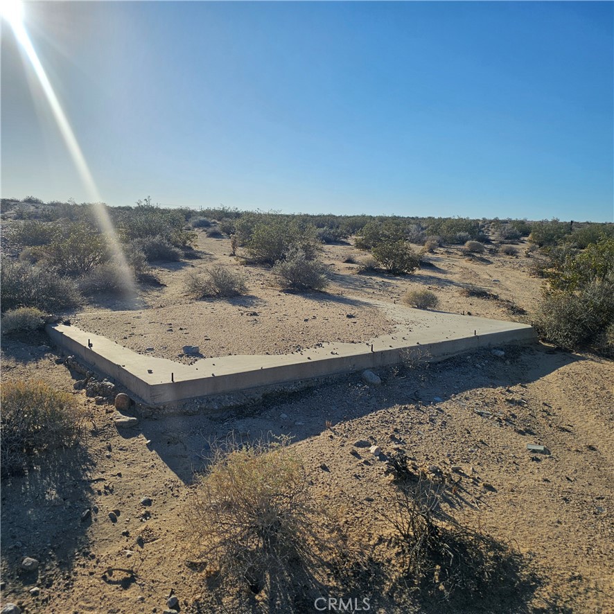Create your vision amidst the stunning natural beauty and inspiring quiet of the Twentynine Palms desert. The Hi-Desert is a magnet for tourism, remote workers and those seeking a distinctive lifestyle, making this a highly desirable location!
