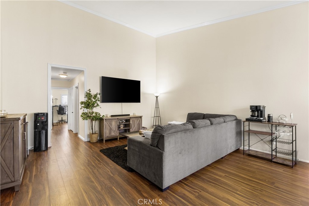 10591 Lakeside S 198